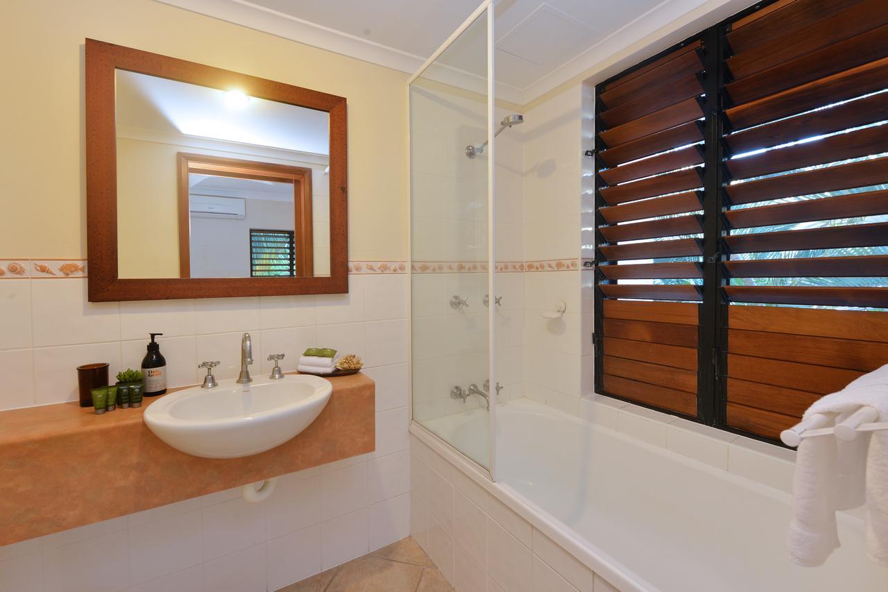 Seascape Holidays - Hibiscus Port Douglas Exterior photo